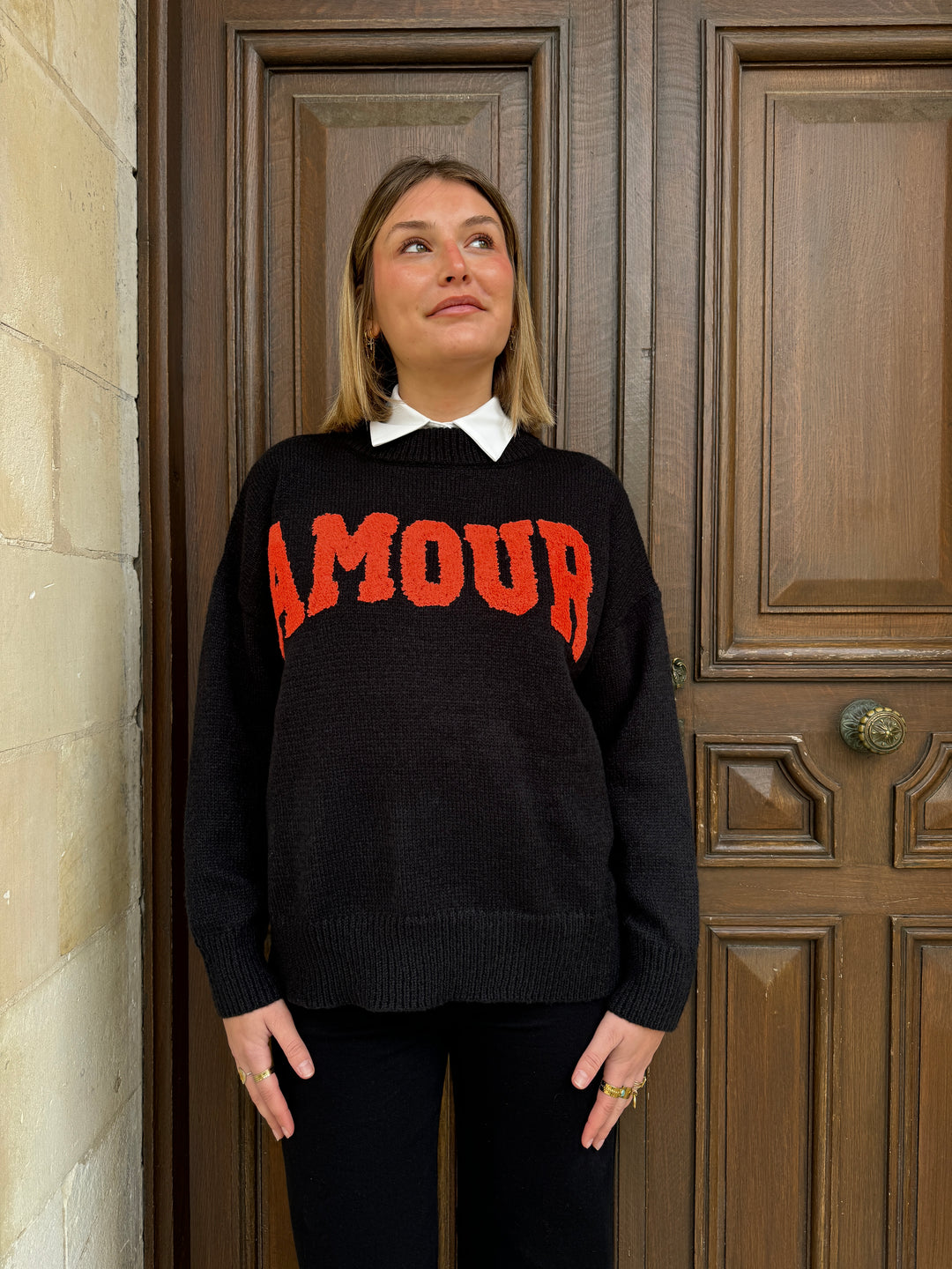 Pull en maille noir AMOUR orange