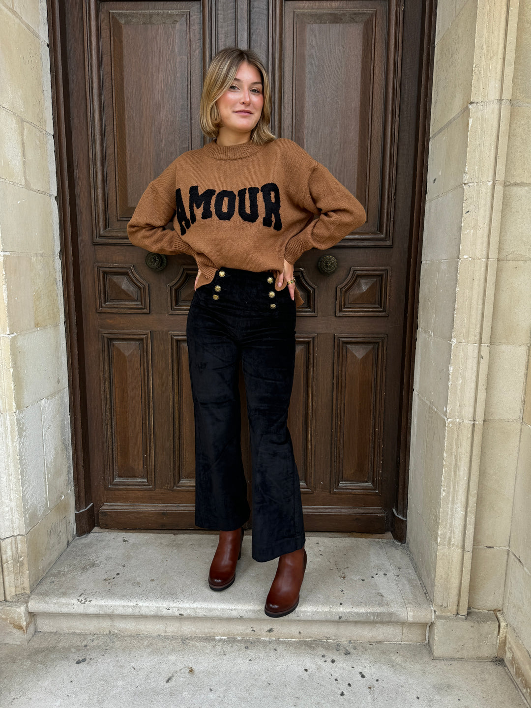 Pull en maille camel AMOUR noir