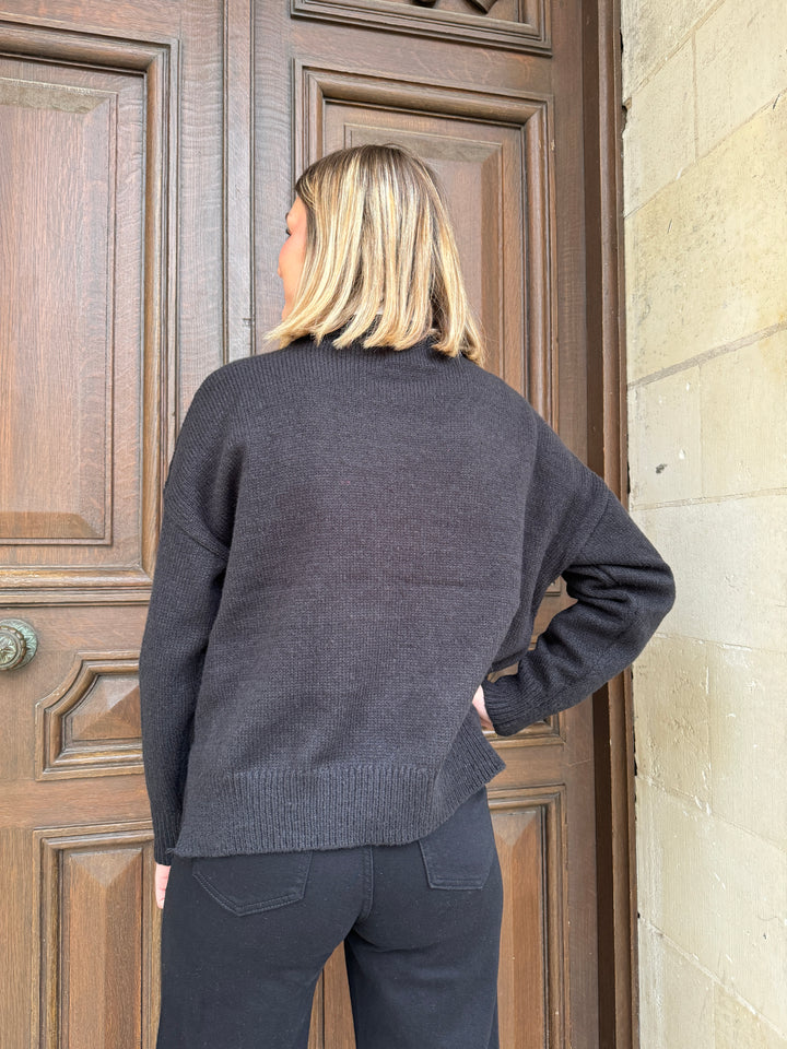 Pull en maille noir AMOUR orange