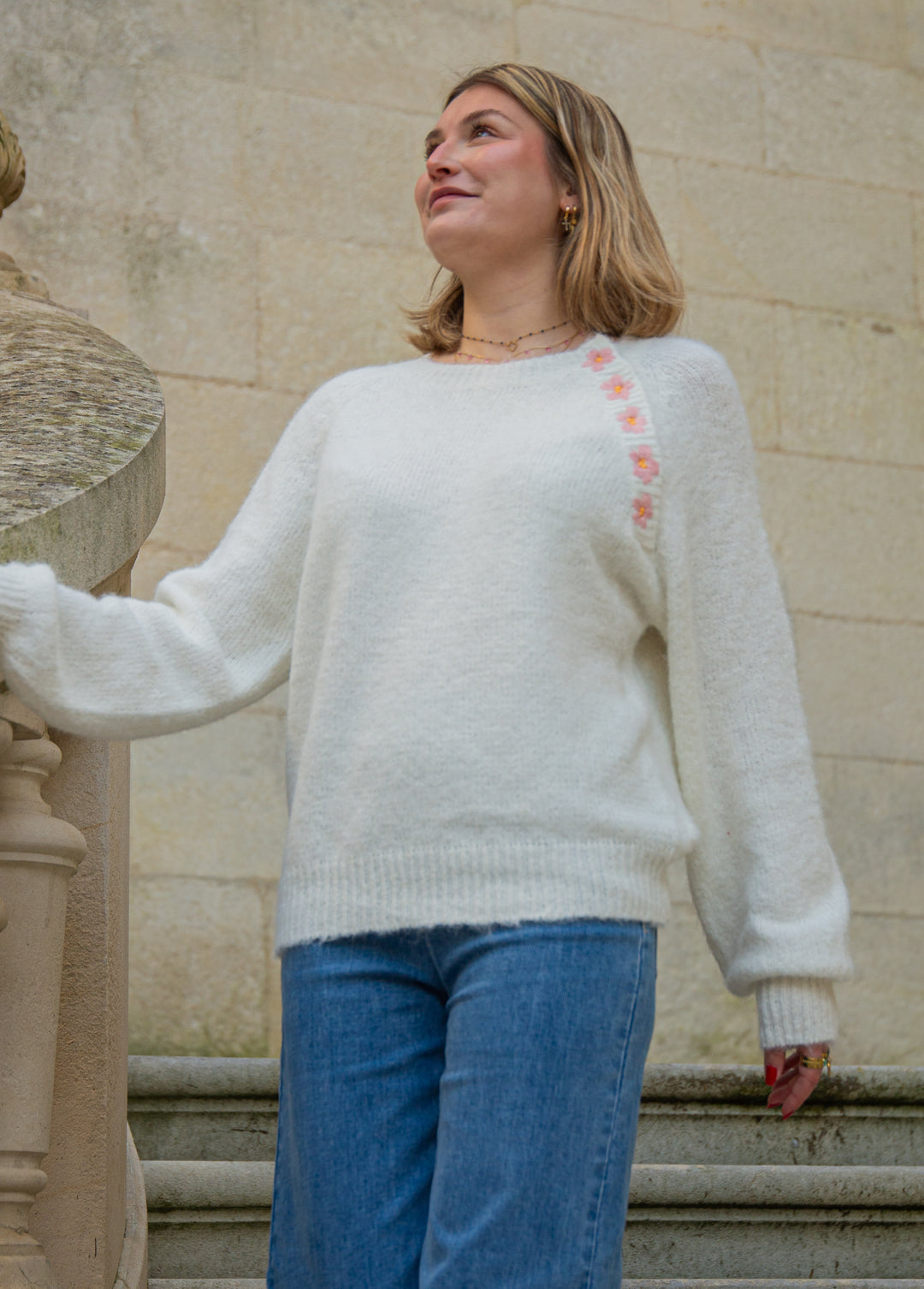 BARBARA weißer Pullover mit rosa Gänseblümchen