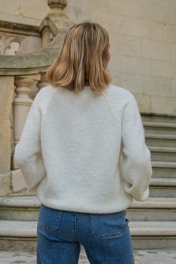 BARBARA weißer Pullover mit rosa Gänseblümchen