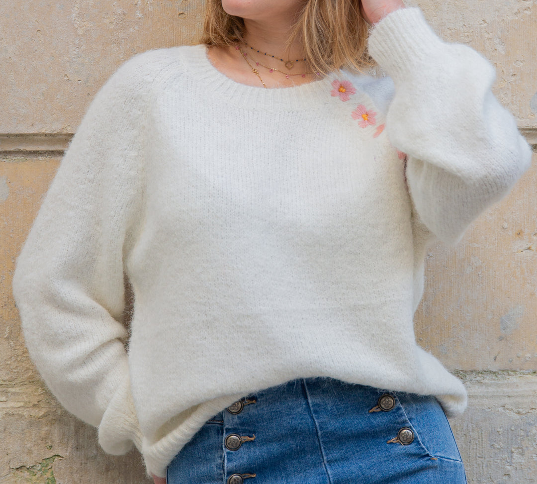 BARBARA weißer Pullover mit rosa Gänseblümchen