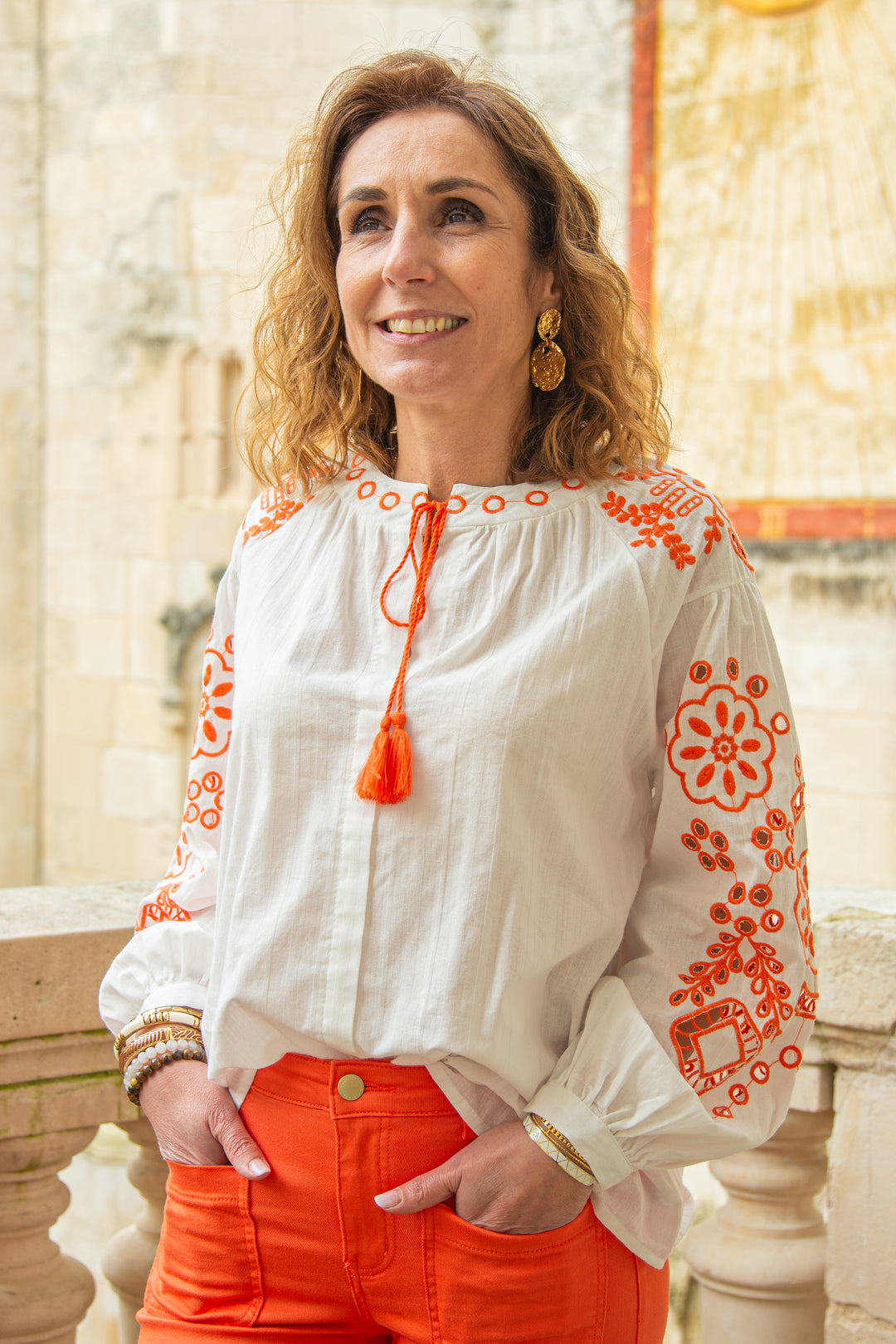 Blouse blanche oversize broderies orange ELENA