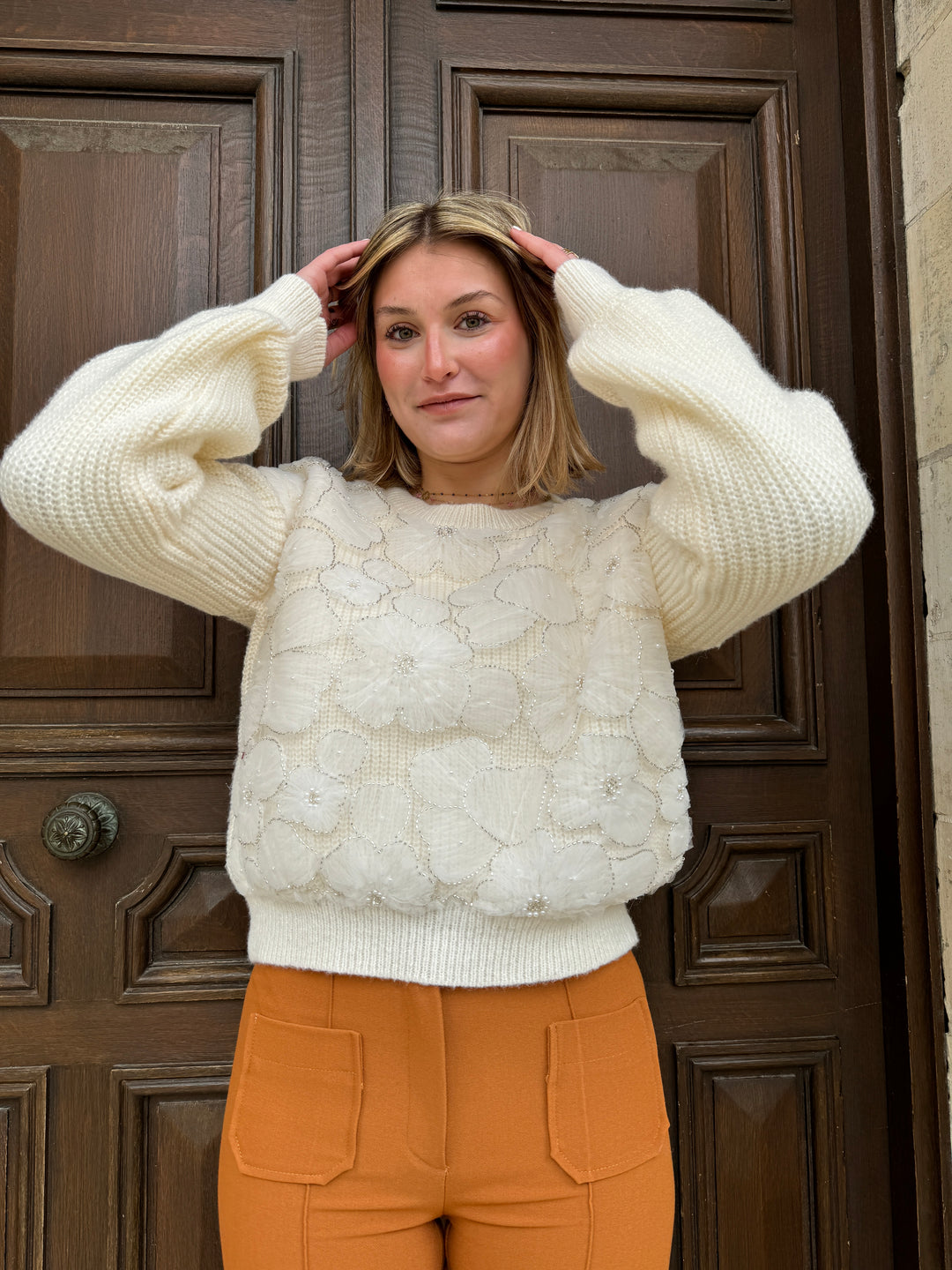 LORENA ecrufarbener Strickpullover mit Tüllblumen