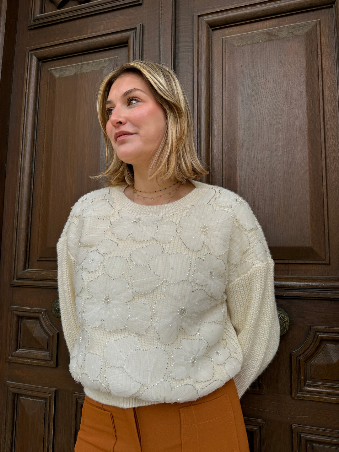 LORENA ecrufarbener Strickpullover mit Tüllblumen