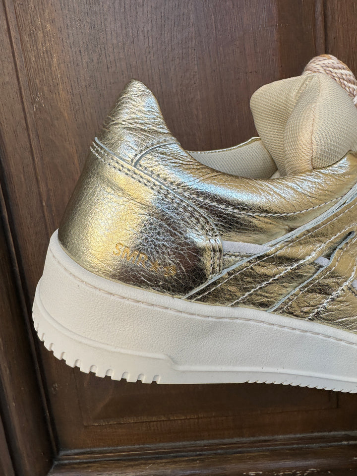 INNA B339 Semerdjian – Sneaker aus goldenem Leder mit dicken Schnürsenkeln