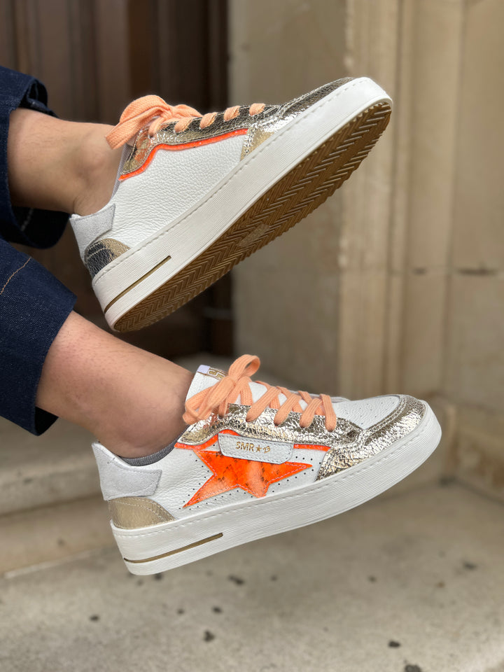 Weißer Sneaker mit orangefarbenem Stern ALE B712 Semerdjian