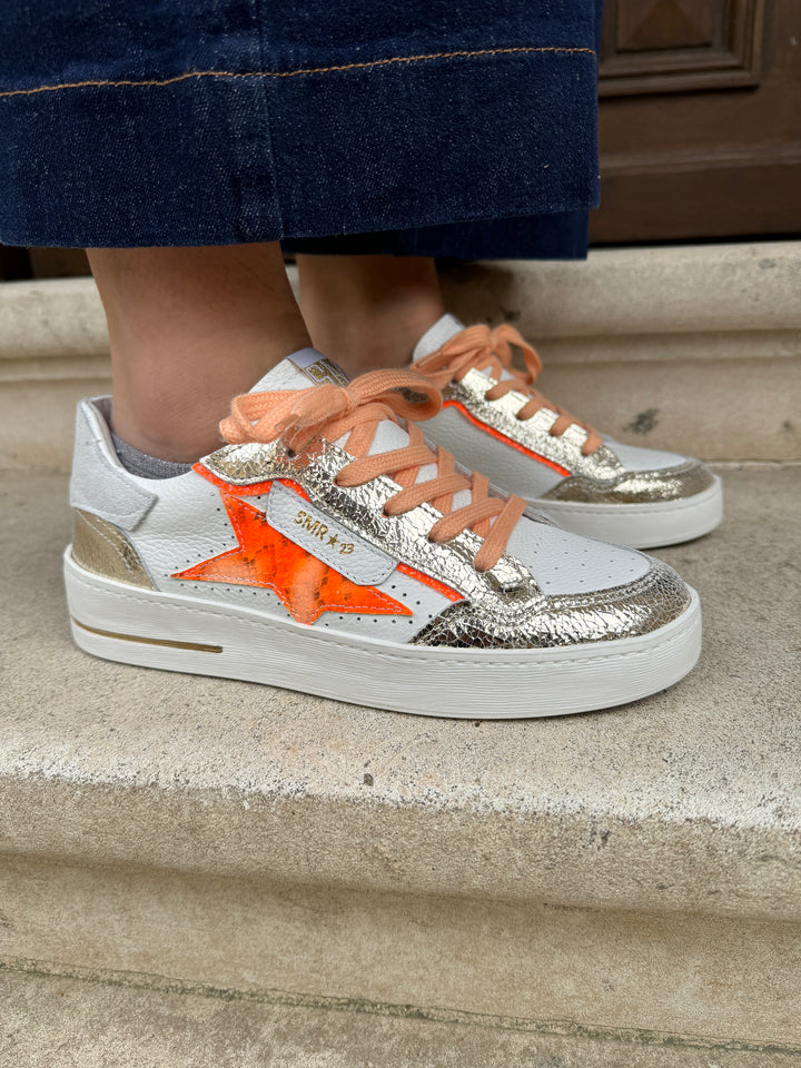 Zapatilla blanca con estrella naranja ALE B712 Semerdjian