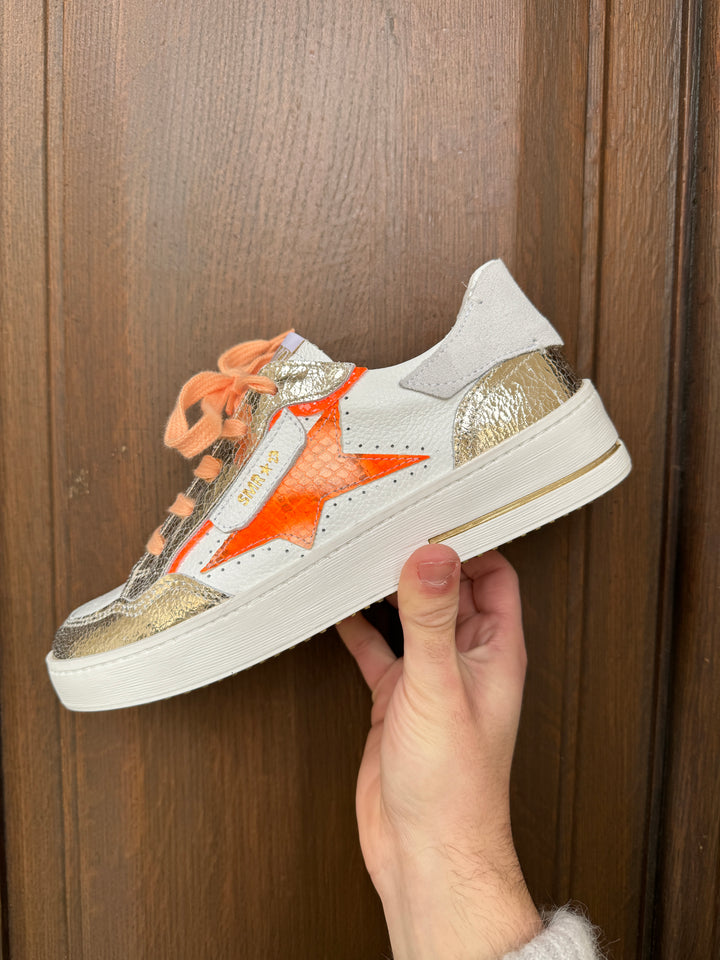 Weißer Sneaker mit orangefarbenem Stern ALE B712 Semerdjian