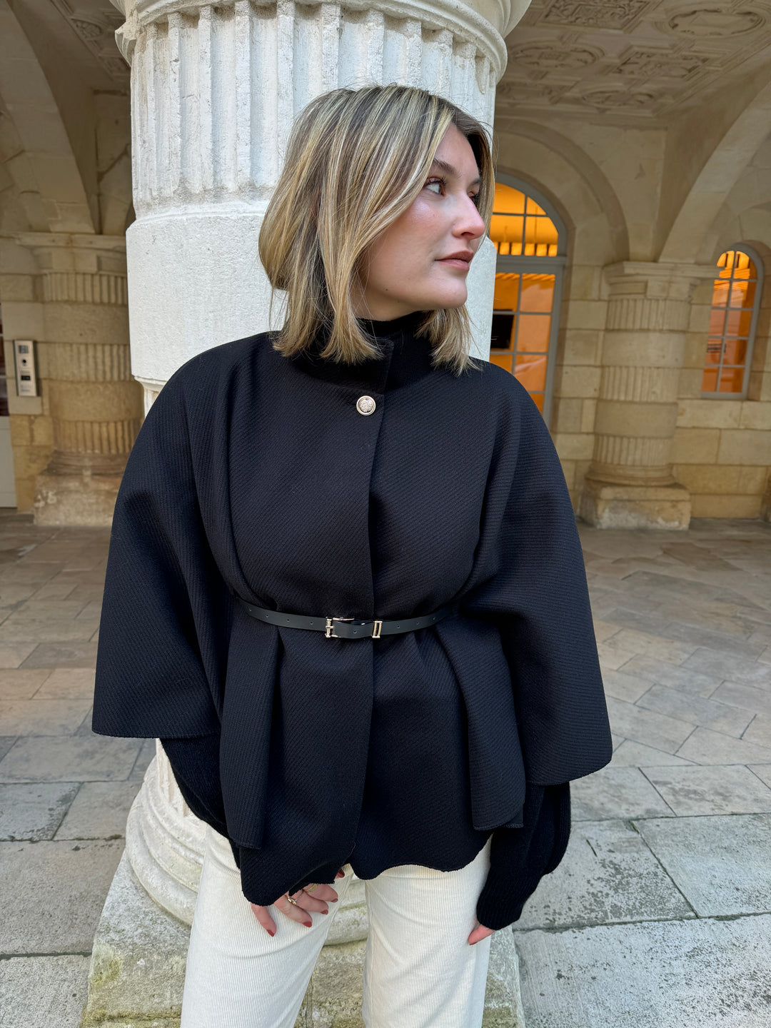 Cape noir avec ceinture ESTHER