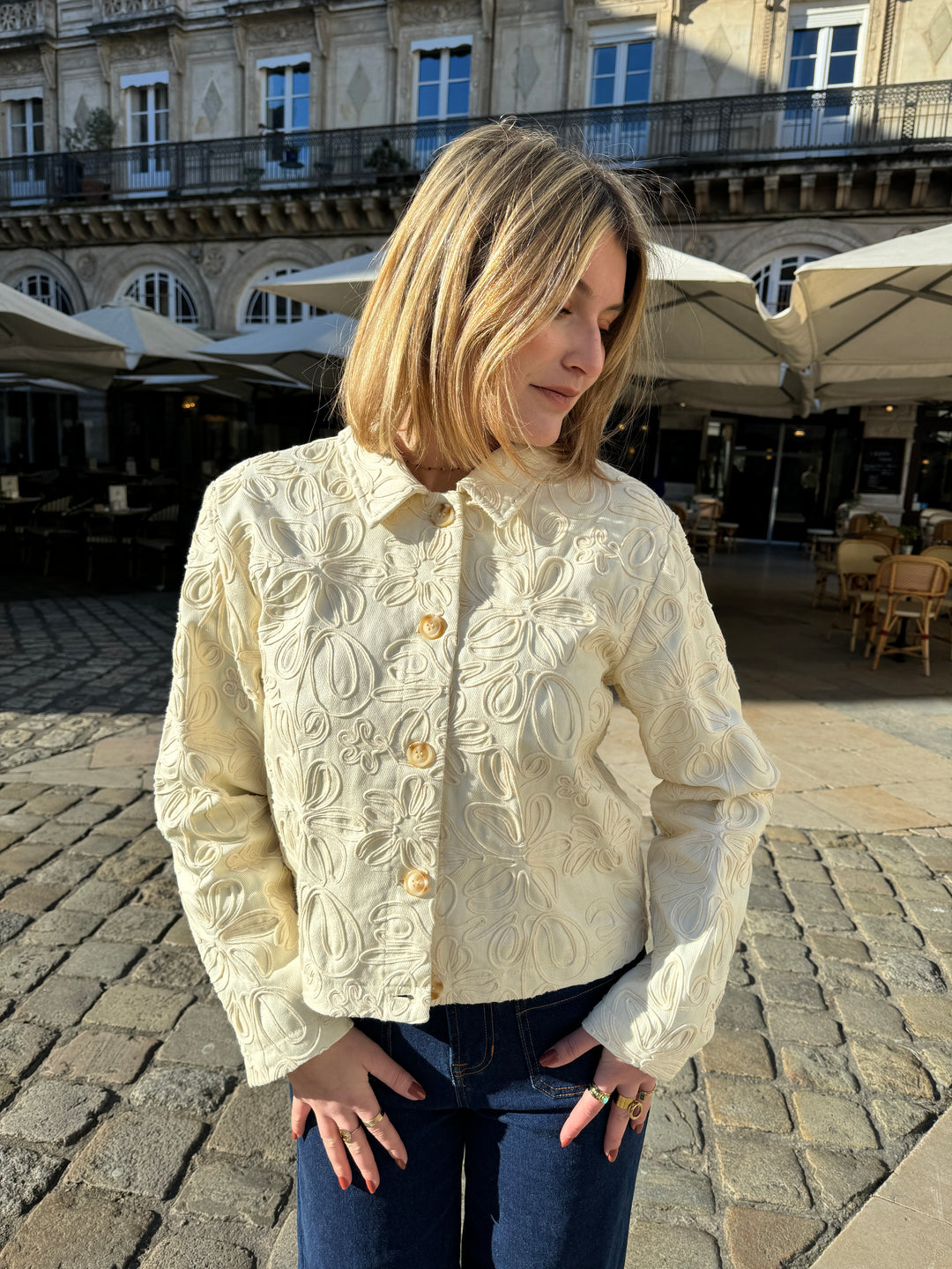 CRISTINA beige Jacke mit Blumenstickerei