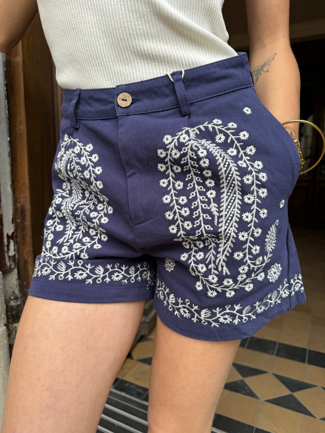 Short brodé marine LOU