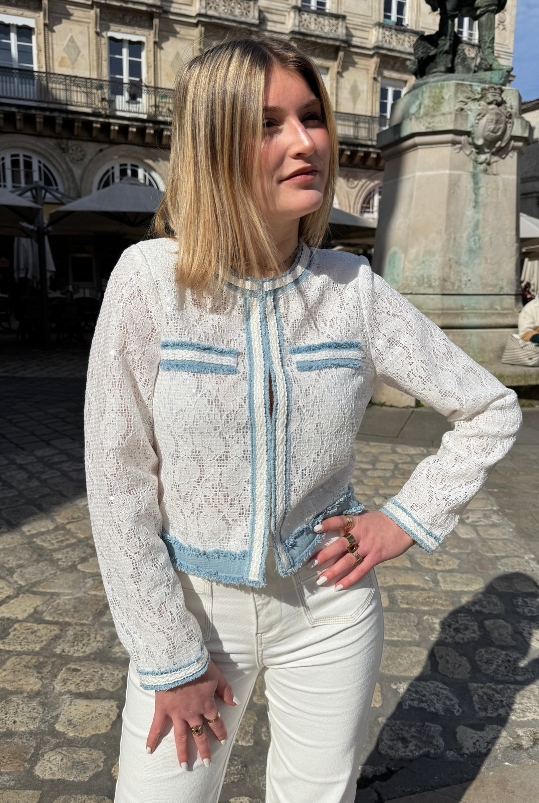 Veste blanche et bleu jeans AMAYA