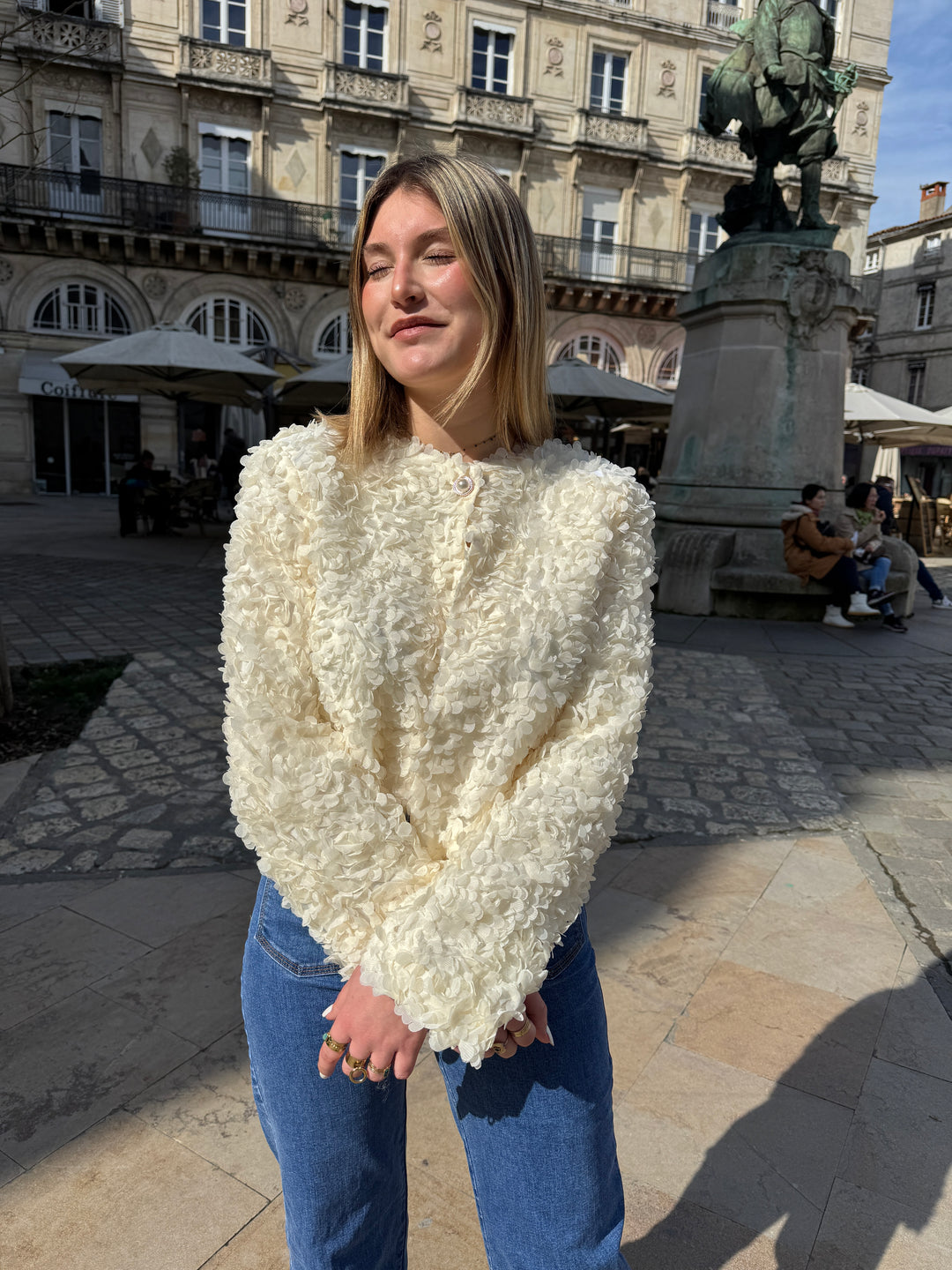 Veste écru fleurs en relief AMELIA