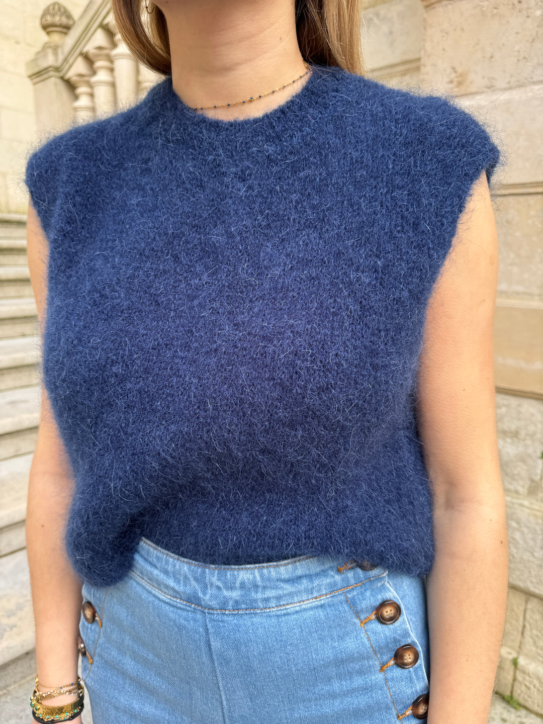 Pull sans manche marine col rond ARIELLA