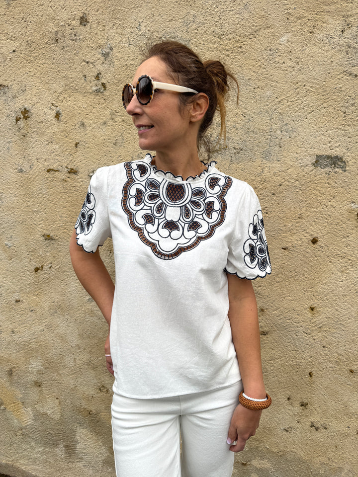 Tee-shirt blanc broderies marine GABIE