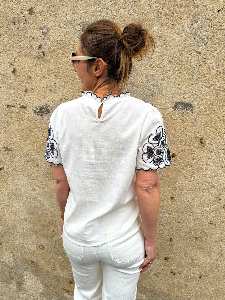 Tee-shirt blanc broderies marine GABIE