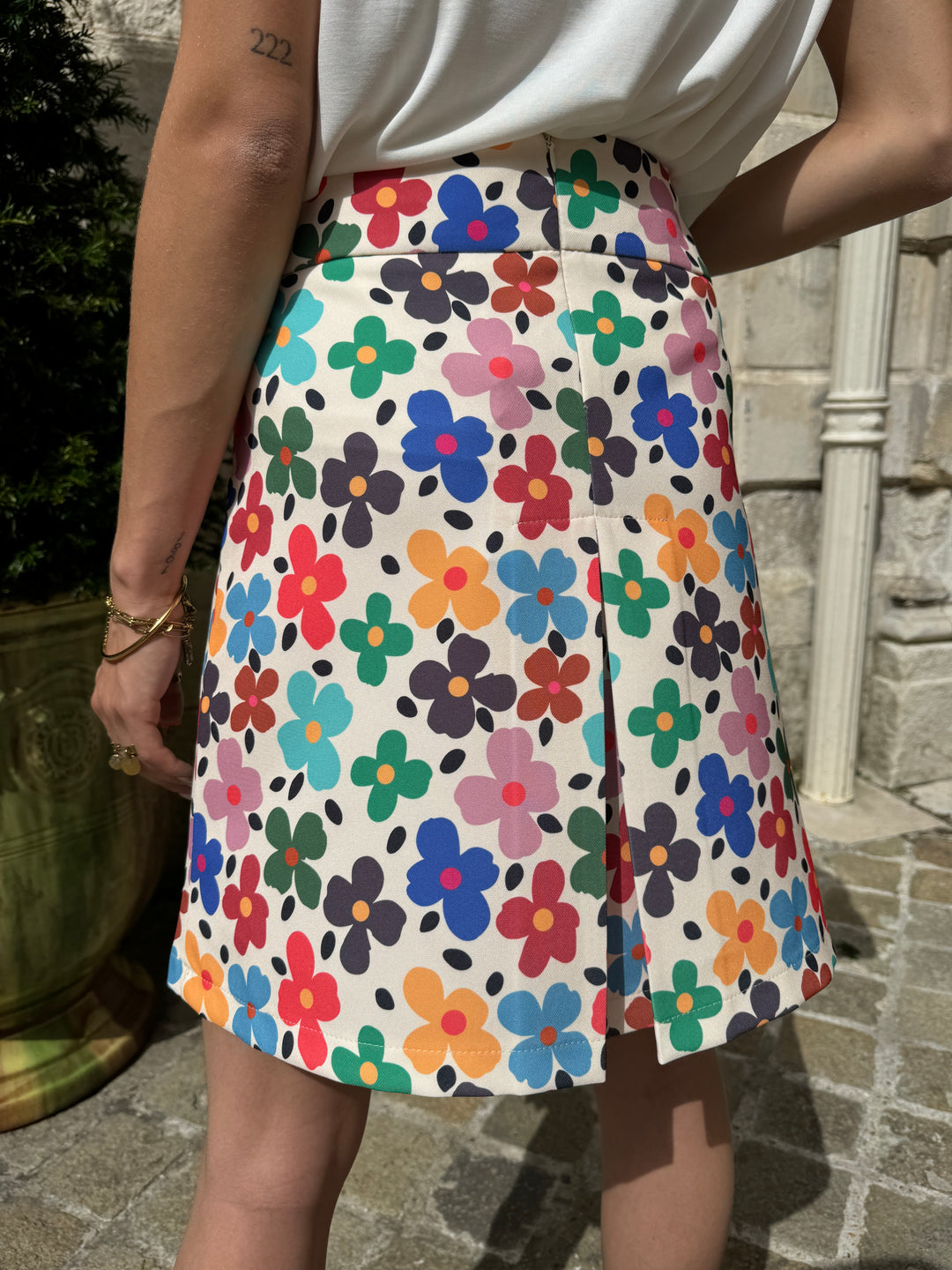 Falda SEVENTIES n°67 con flores multicolores Hippocampe