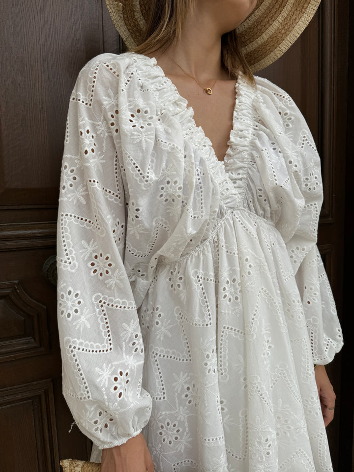 Robe blanche en broderie anglaise VALENTINA