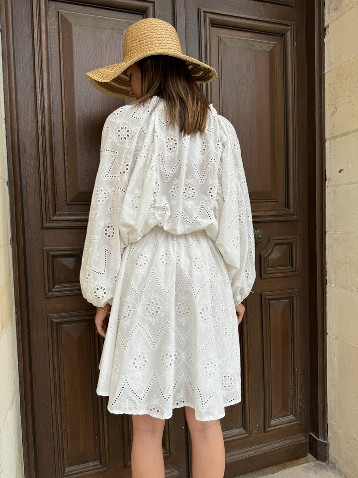 Vestido blanco con bordado inglés VALENTINA