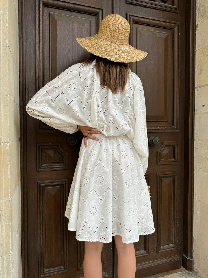 Vestido blanco con bordado inglés VALENTINA