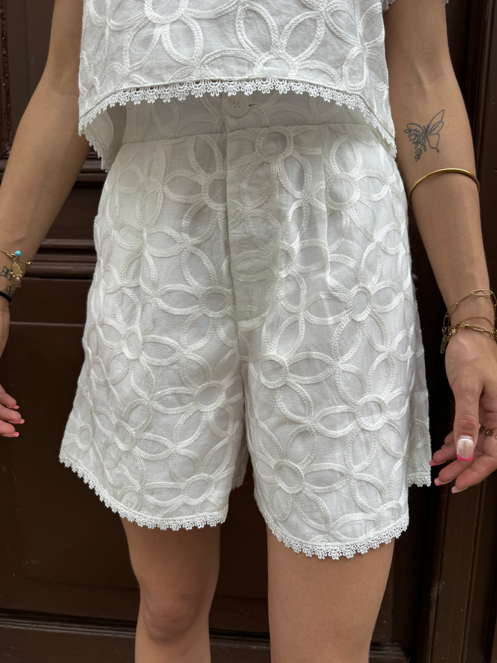 Short blanc fluide à broderie floral PALOMA