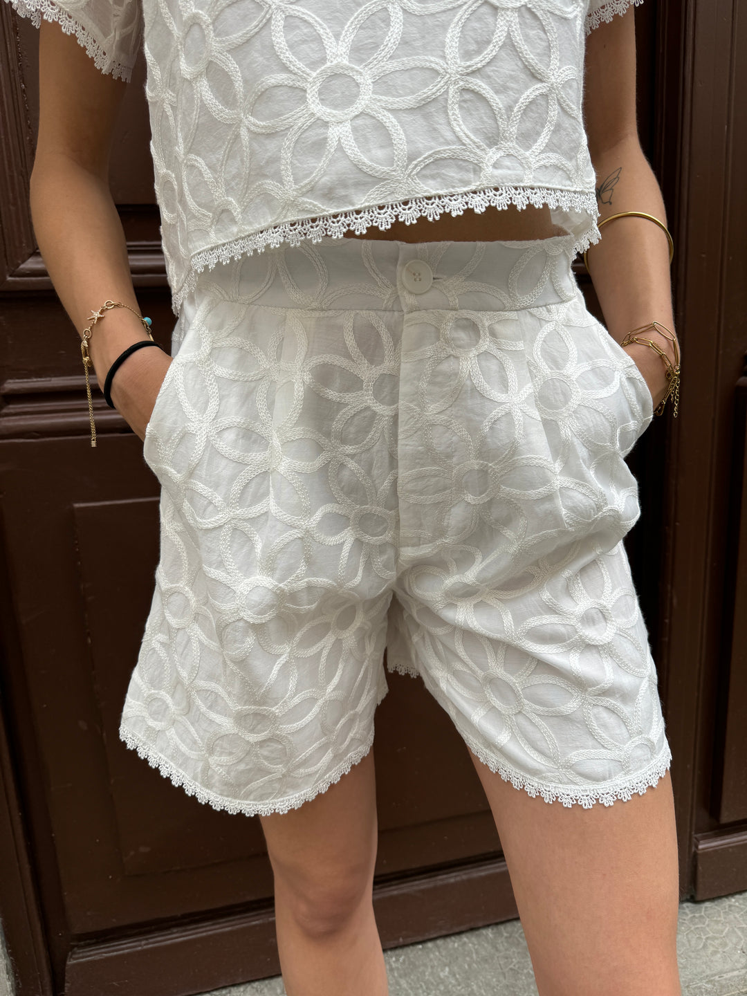 Short blanc fluide à broderie floral PALOMA