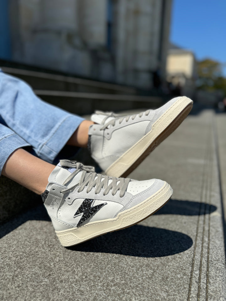 Baskets en cuir blanche montantes avec éclair à paillettes noir BRAGA A570