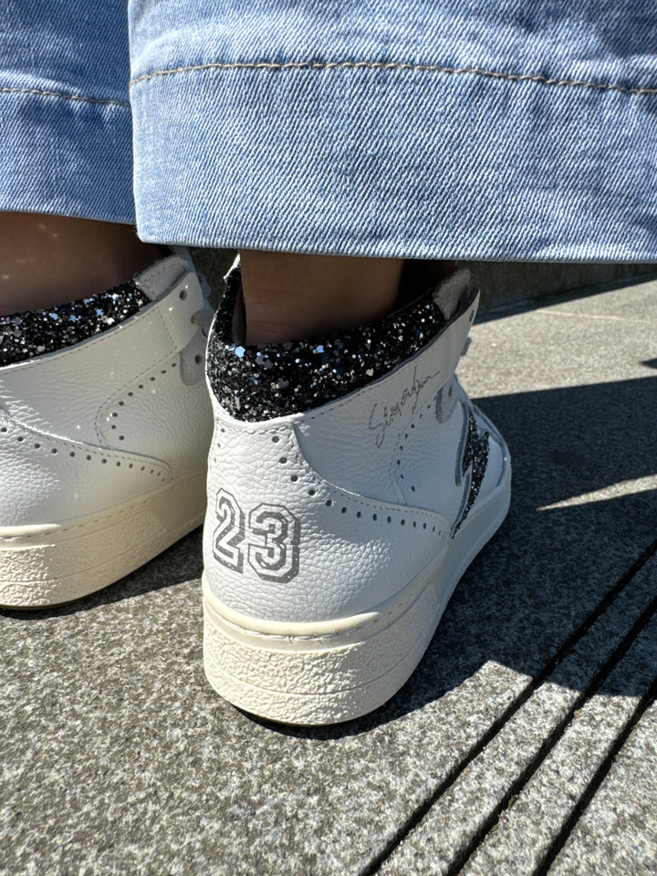 Baskets en cuir blanche montantes avec éclair à paillettes noir BRAGA A570