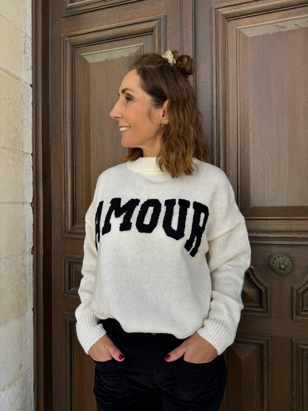 Pull en maille blanc AMOUR noir