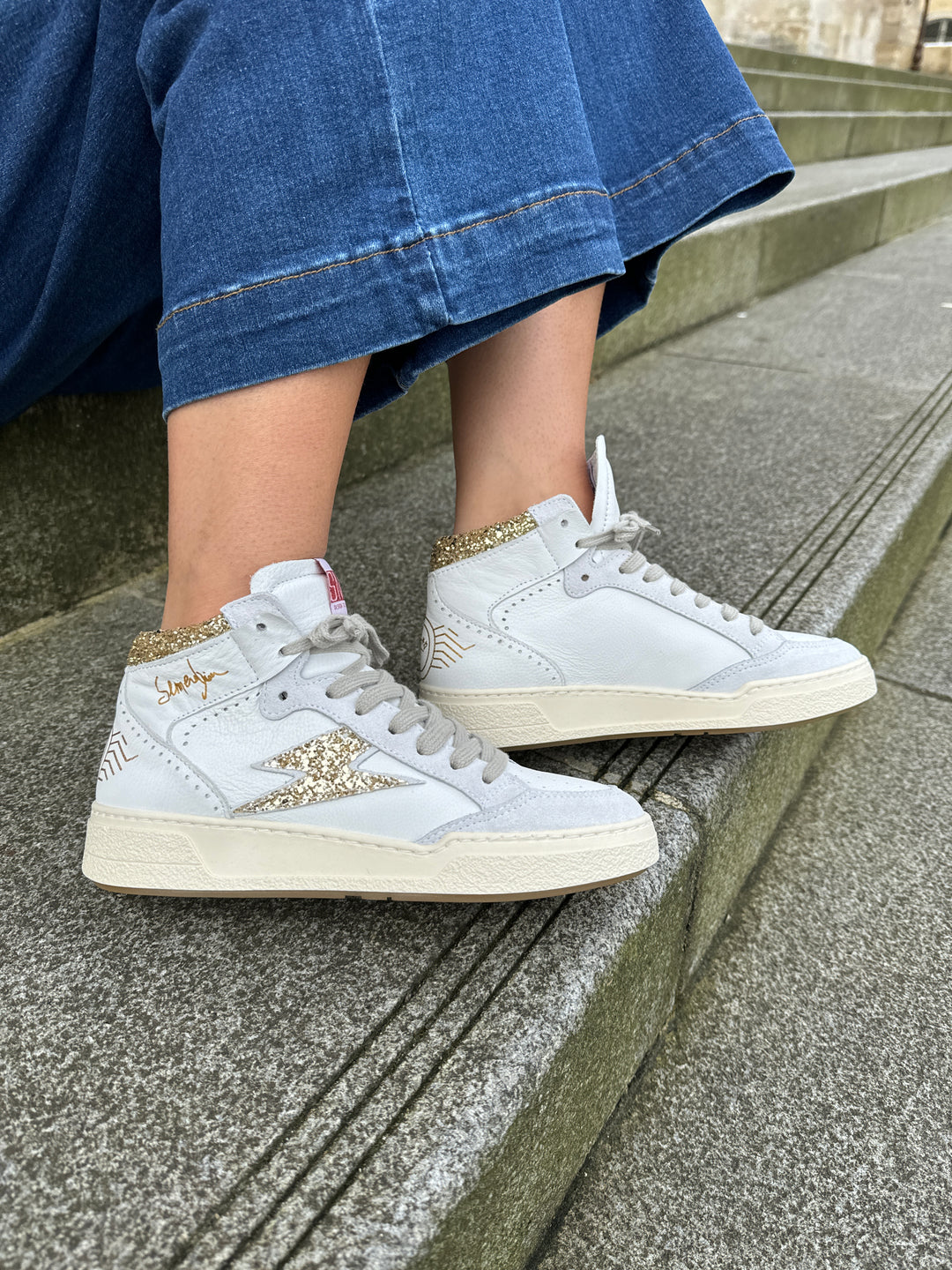 Weiße High-Top-Sneakers aus Leder mit goldenem Glitzer-Blitz BRAGA B690 Semerdjian