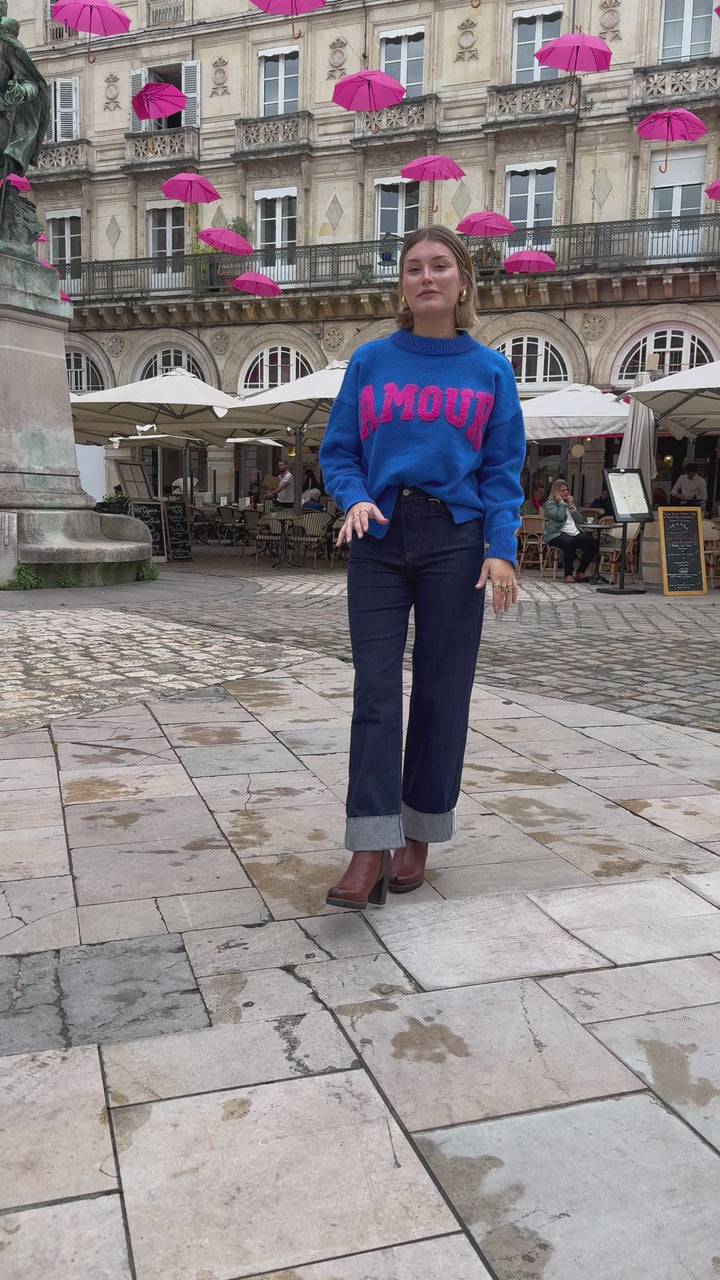 Pull en maille bleu roi AMOUR fuchsia