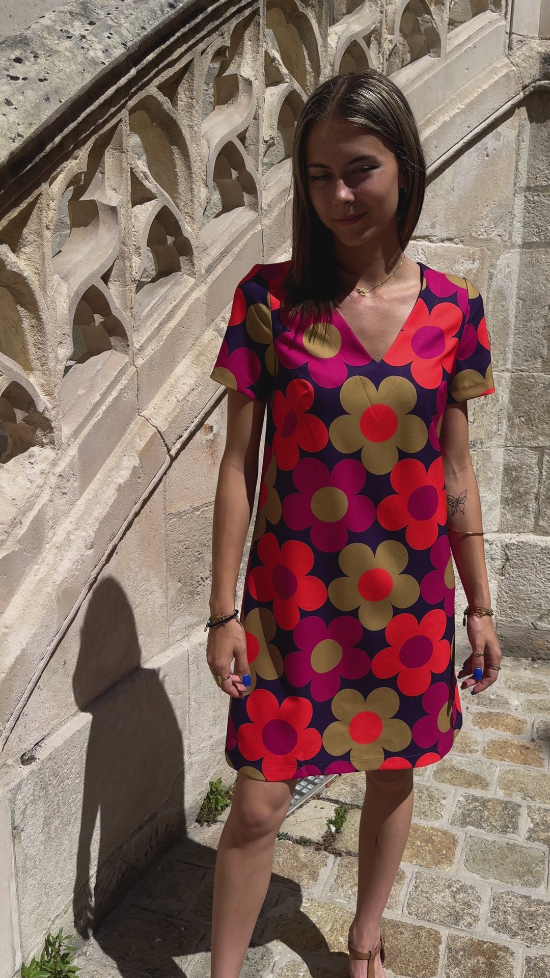 Vestido escote pico MARGUERITES SEVENTIES fucsia y caqui Hippocampe