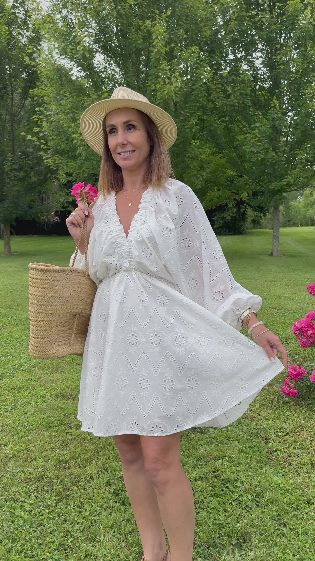 Robe blanche en broderie anglaise VALENTINA